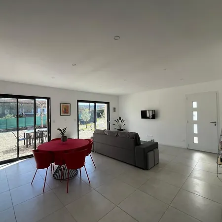 Holiday home Des Lauriers Blancs *